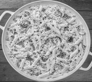 White sauce pasta [half]
