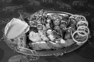 Ambarsari Platter [12 Pieces]