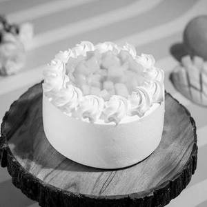 Mango Cream Cake