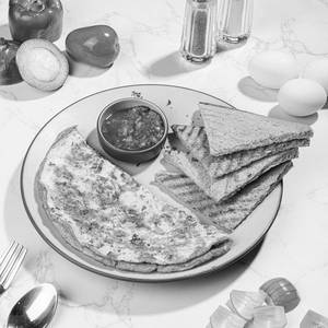 Egg White Omelette {3 Eggs} With Bread & Dip