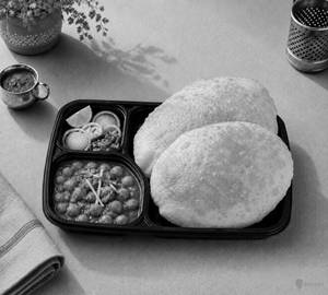 Chole Bhature [2 Bhature]