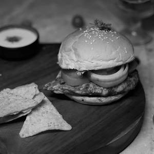 Meaty Chicken Burger With Ranch Yoghurt