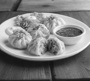 Veg Momos [6 Pieces]