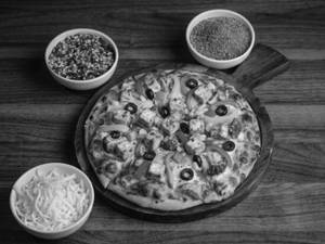 Veg Cheese Paneer Pizza