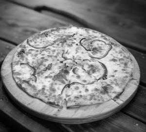 Onion and capsicum pizza [8 pieces]