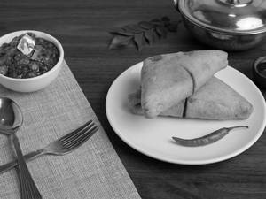 Bread Pakora With Chole ( 2 Pc)