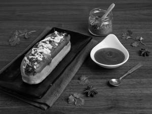 Chilli Paneer Hot Dog