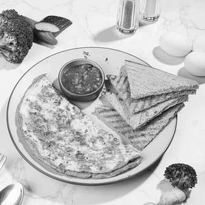 Exotic Veggie Omelette {3 Eggs} With Bread & Dip