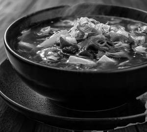 Veg hot and sour soup