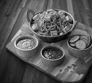 Panner Schezwan Noodles