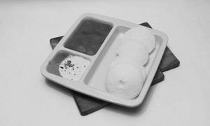 Plain Idli.