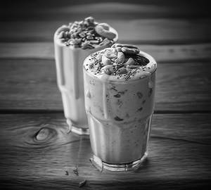 Dry fruits special milkshake