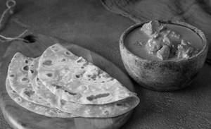 Chapati (2 Pcs) With Chicken Gravy