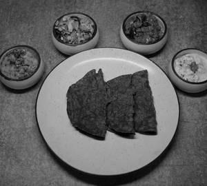 Ragi Jowar Chapathi Chicken Meal Combo