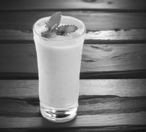 Banana lassi