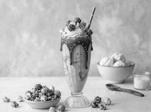 Popcorn & Caramel