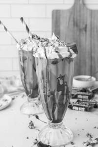 Snickers special milkshake