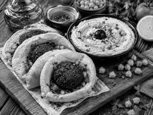Falafel And Pita With Hummus
