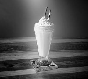 Vanilla ice cream milkshake