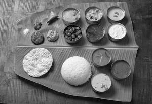 Namma Oor Saapadu - Meals