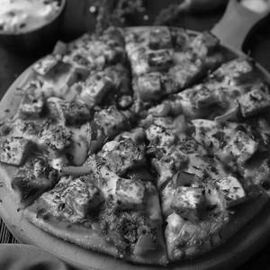 Paneer Tikka Pizza