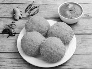 Matar Kachori Sabji (4pcs)