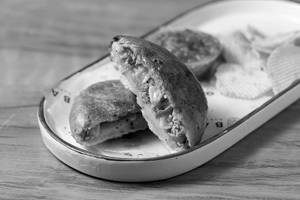 Italian Heritage Pizza Stuffed Burger (baked) (jain-friendly)