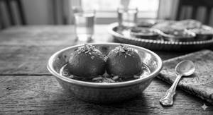 4 Pc Gulab Jamun