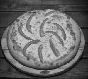 Tomato pizza