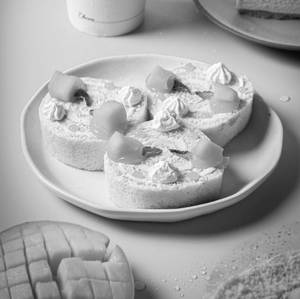 Mango Swiss Roll-O