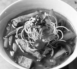 Chicken hot and sour soup