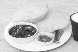 Special Paneer Bhature (1 Plate)