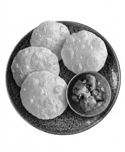 Luchi 4 Pcs & Aloo Torkari In 250 ml