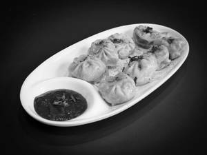 VEG MOMO ( STEAMED )