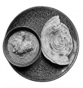 Paratha 2 Pcs & Chicken Chaap Full Leg