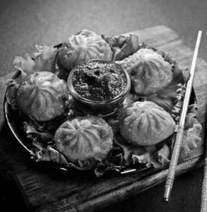 Dry Fried Momos (8 Pcs)