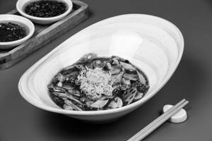 Green Beans And Mushrooms With Exotic Vegetables In Spicy Hunan Sauce