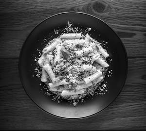 White sauce pasta