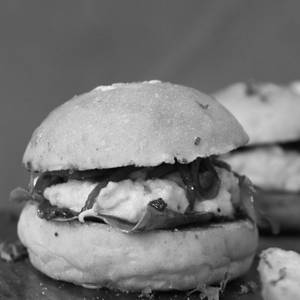 Pesto & Scrambled Egg Sliders