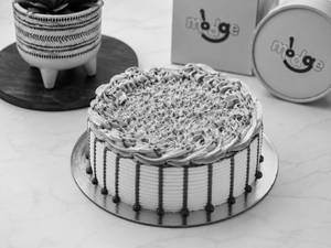 Black Currant Cake