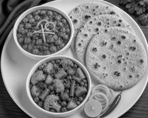Chole + Mix Veg Sabji + 3 Roti