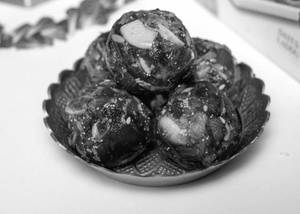 Dates Laddu