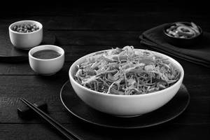 Veg Noodles (Chowmein) Half