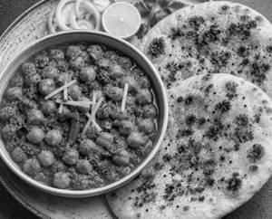 Chole Kulcha
