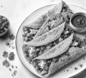 High Protein Stuffed Besan Chila