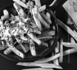 Chicken Cheese Garlic Fries (m)