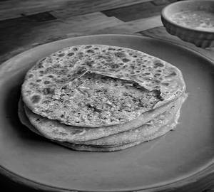 Chatpata Pyaj Paratha