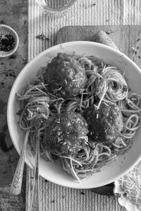 Spaghetti Pollo E Meatballs
