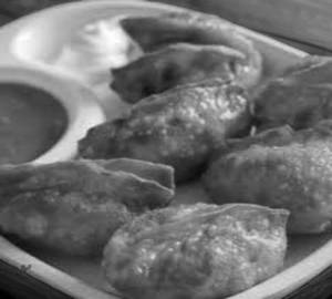 Paneer Tikka Fried Momos  Red Chilli Sauce[ 6 Pieces ]