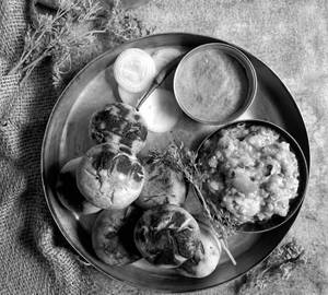 Fried litti chokha